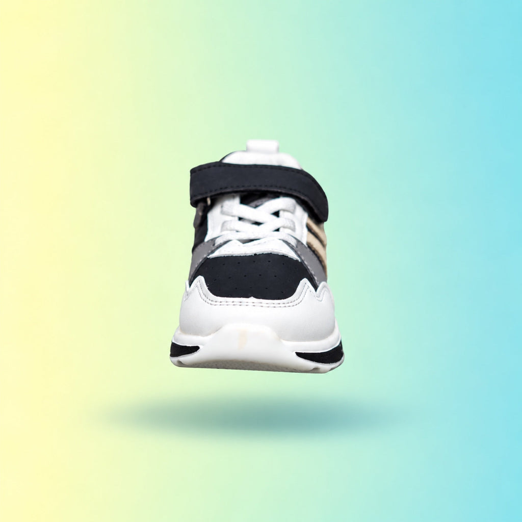 Raver 1002 Sneakers | White & Black