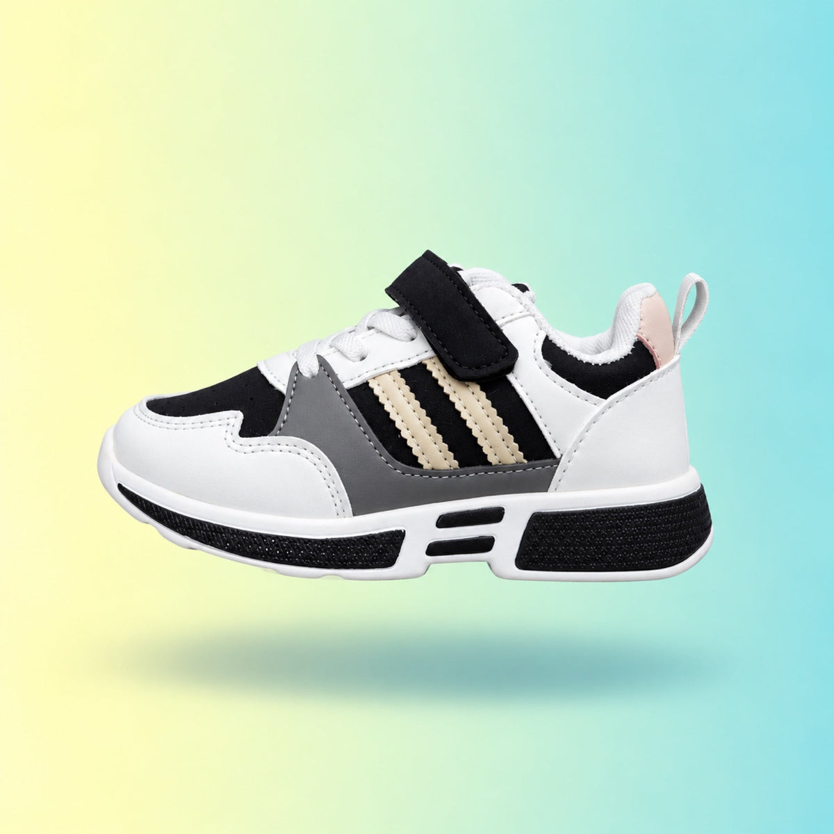 Raver 1002 Sneakers | White & Black
