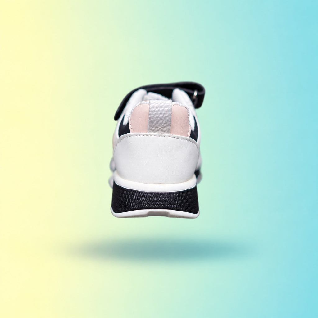 Raver 1002 Sneakers | White & Black