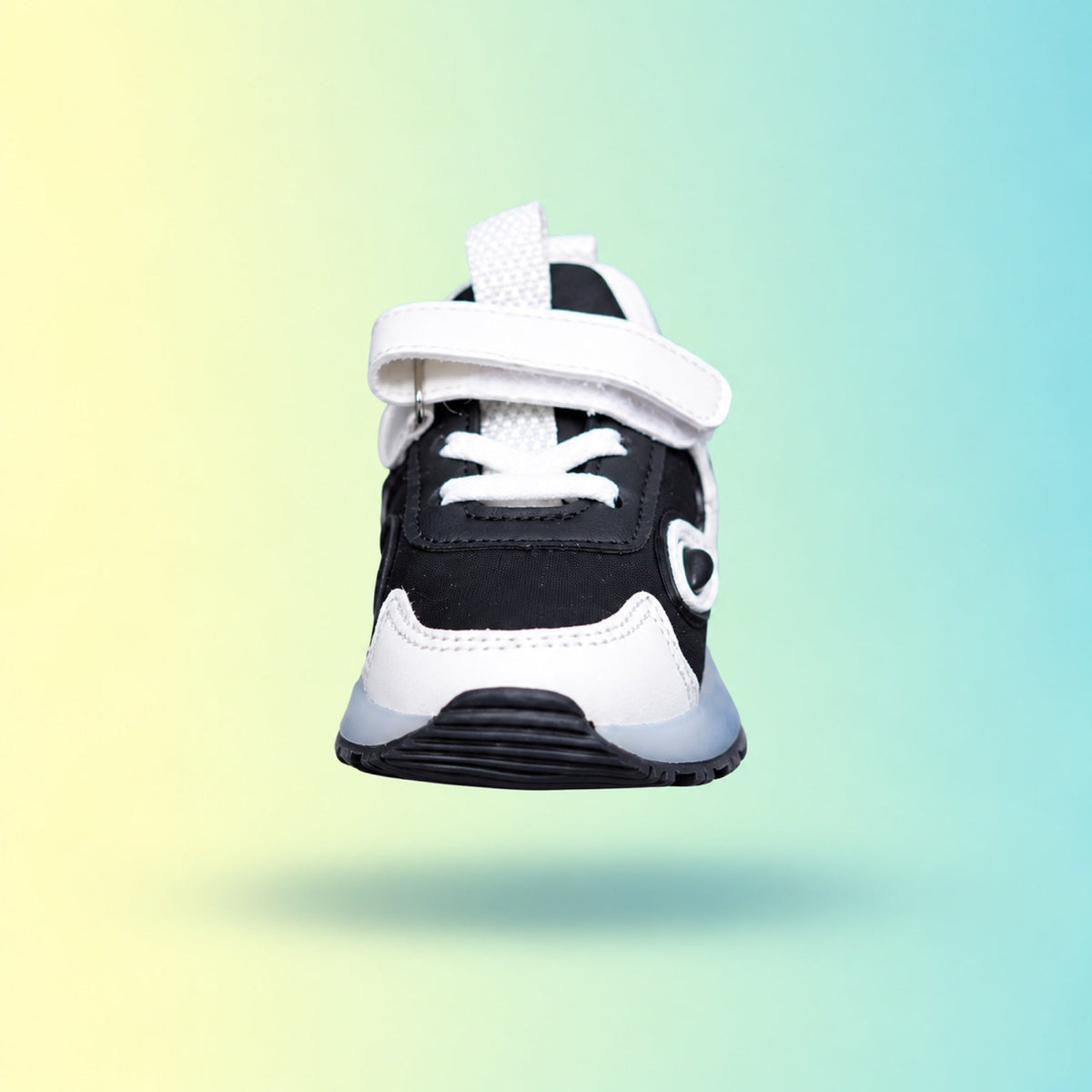 Raver 1006 Sneakers | Black & White