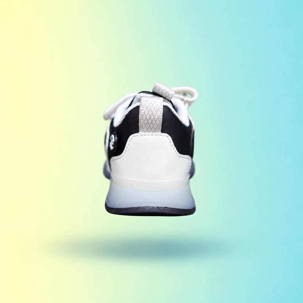 Raver 1006 Sneakers | Black & White